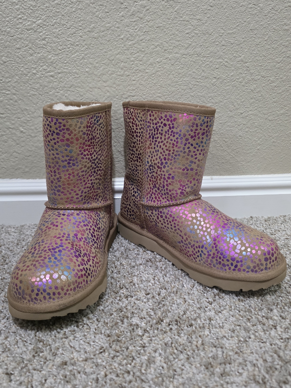 UGG Kids Classic II Spots boots in Chestnut Sparkle suede Size 6 - Picture 2 of 11
